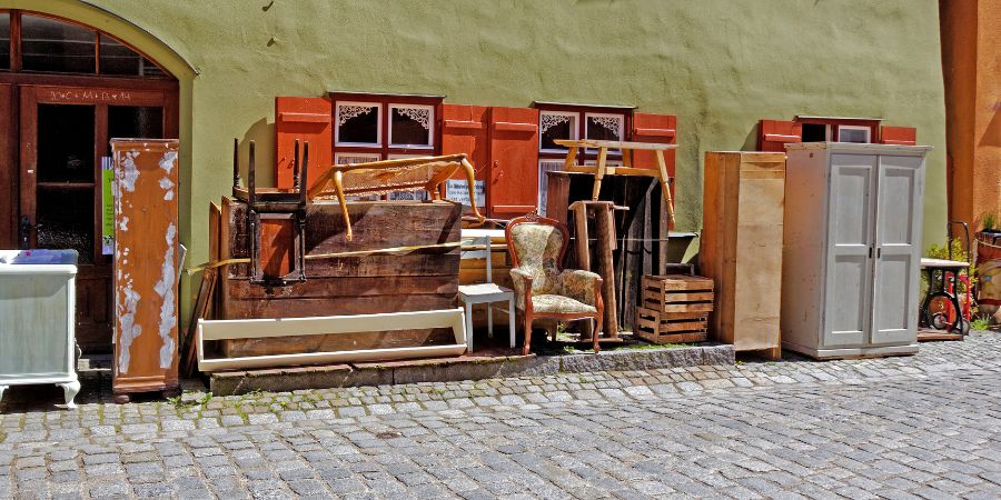 Wo können alte Möbel gespendet werden? Lokale Wohltätigkeitsorganisationen und Menschen in Not 